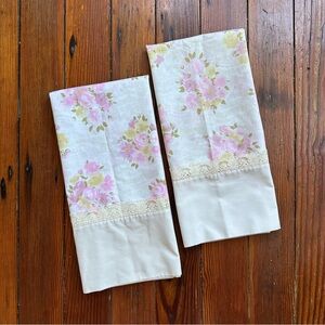 Vintage Springmaid Wondercale set of 2 white & pink floral & lace pillowcases